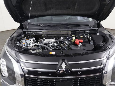 New 2026 Mitsubishi Outlander ES FWD image 18