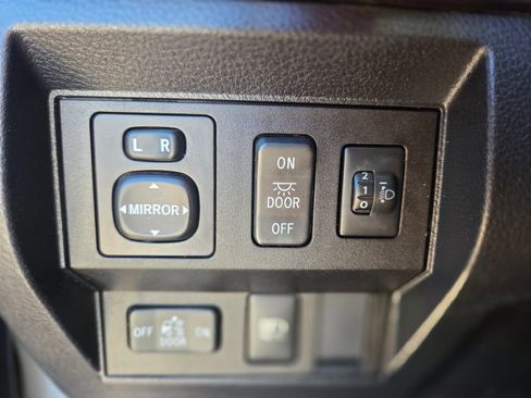Used 2019 Toyota Tundra SR AWD/4WD image 23