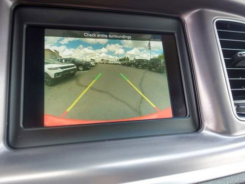 Used 2021 Dodge Charger SXT RWD image 17