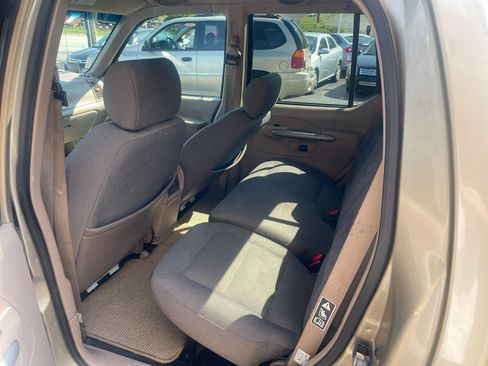Used 2002 Ford Explorer Sport Trac 4x4 image 22