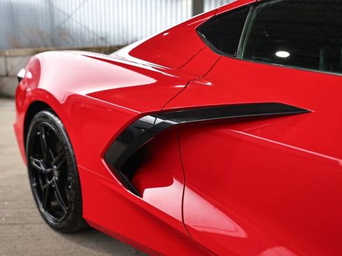 Used 2021 Chevrolet Corvette Stingray Coupe w/ Engine Appearance Package image 12