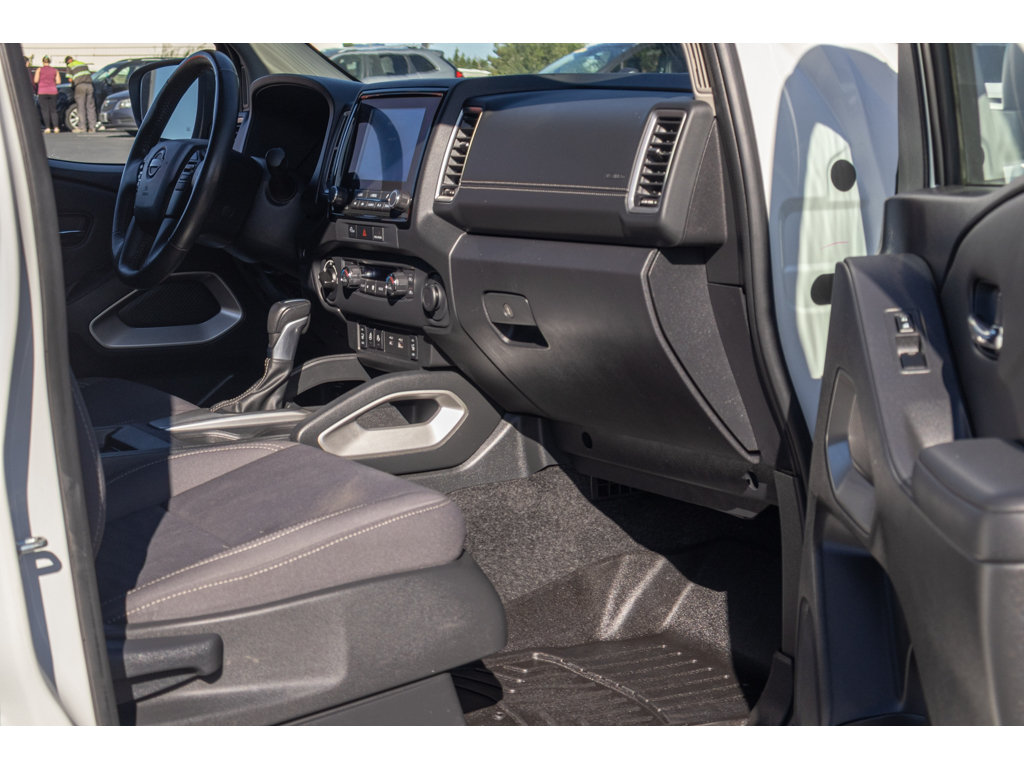 Used 2023 Nissan Frontier SV w/ Technology Package AWD/4WD image 10