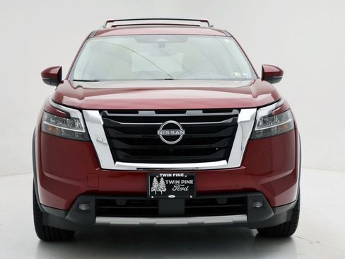 Used 2022 Nissan Pathfinder SL w/ SL Premium Package image 6