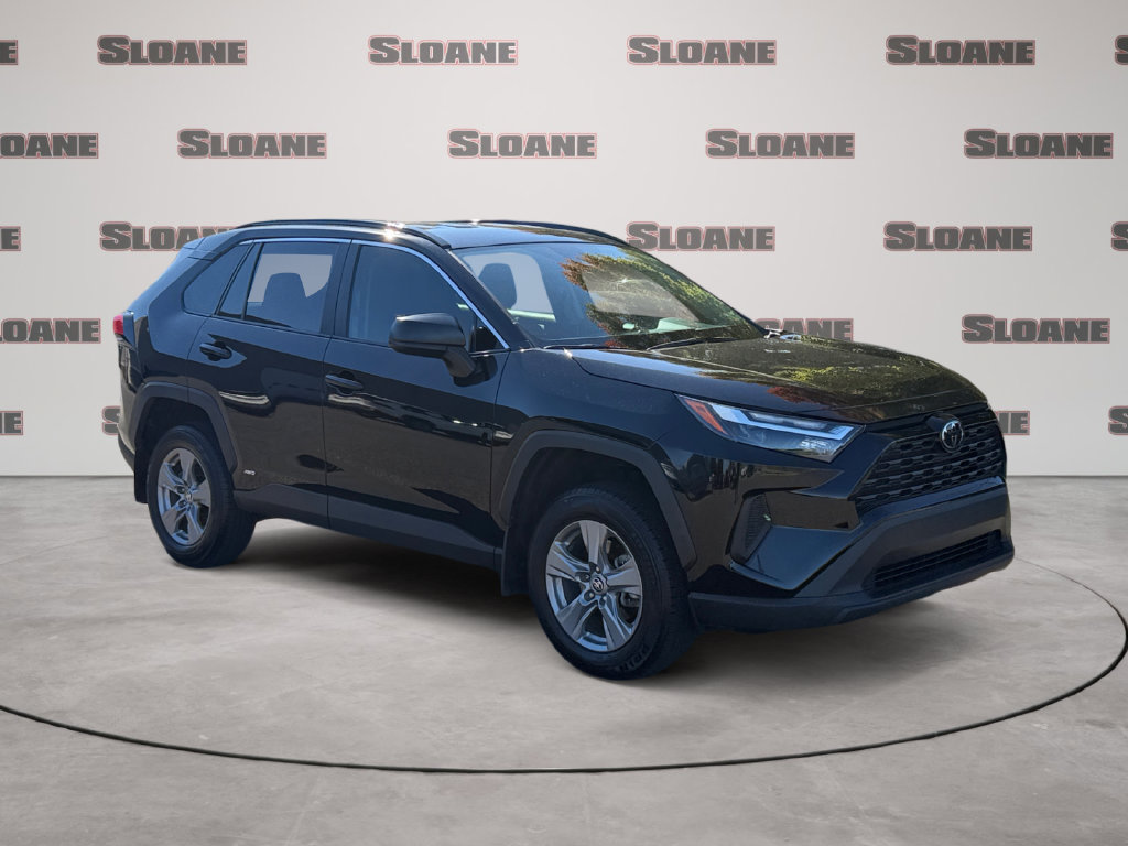 Used 2025 Toyota RAV4 LE AWD/4WD image 7