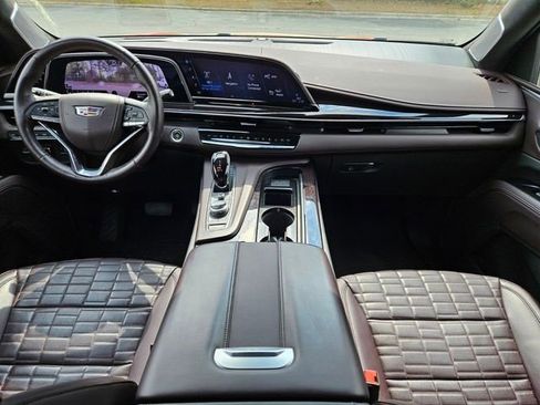 Certified 2022 Cadillac Escalade Premium Luxury Platinum w/ Heavy-Duty Trailer Package AWD/4WD image 14