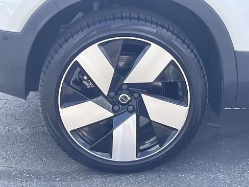 Used 2023 Volvo C40 P8 Recharge Ultimate AWD/4WD image 11