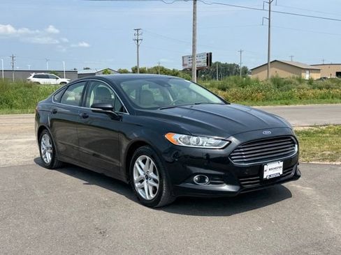 Used 2014 Ford Fusion SE w/ Equipment Group 202A FWD image 34