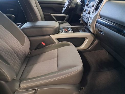 Used 2021 Nissan Titan SV w/ SV Convenience Package image 17