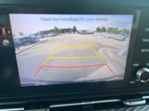 Used 2023 Kia Carnival LX FWD image 13