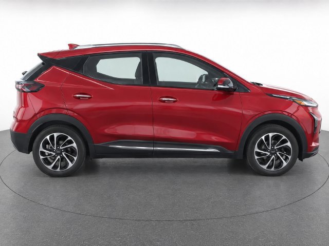 Used 2023 Chevrolet Bolt EUV Premier w/ Sun & Sound Package FWD image 4