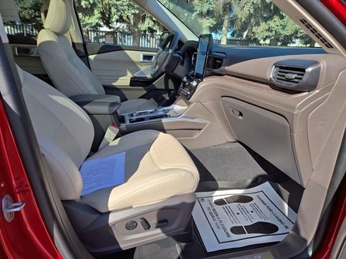 Used 2023 Ford Explorer Platinum w/ Premium Technology Package AWD/4WD image 35