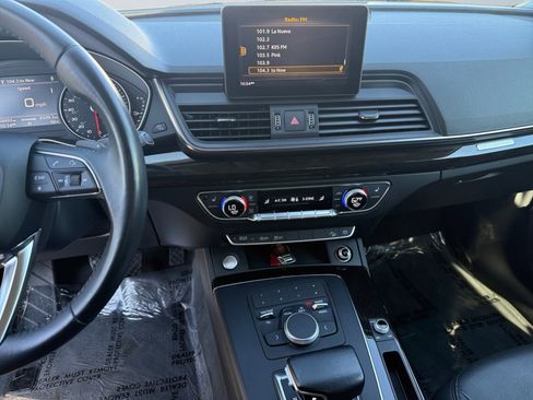 Used 2018 Audi Q5 2.0T Premium w/ Convenience Package image 11