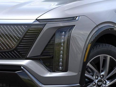New 2026 Cadillac Vistiq Luxury w/ LPO, Floor Liner Package AWD/4WD image 10