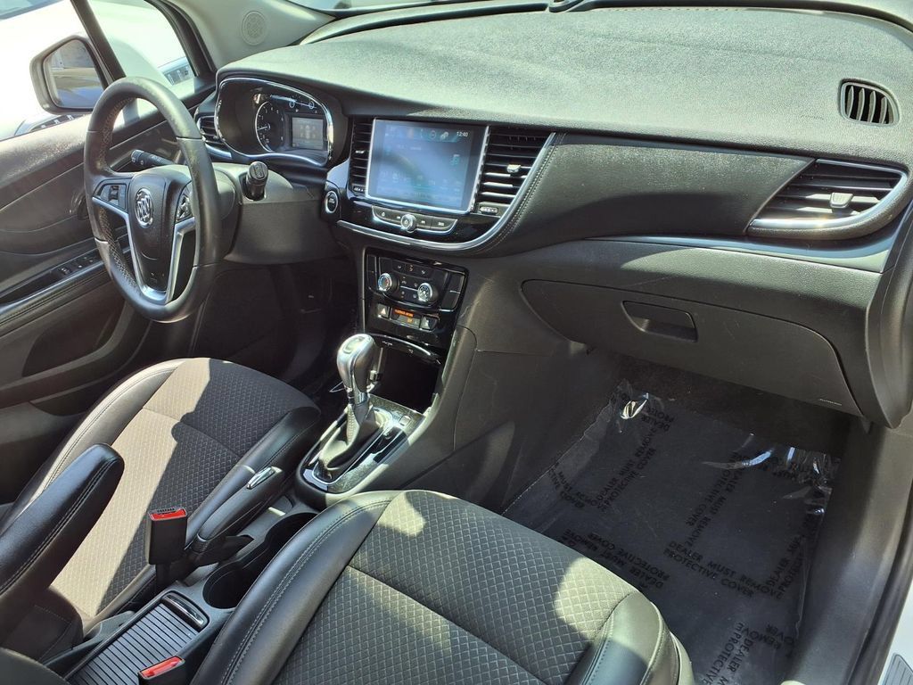 Certified 2021 Buick Encore Preferred FWD image 27