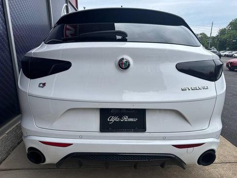 Used 2023 Alfa Romeo Stelvio Veloce AWD/4WD image 10