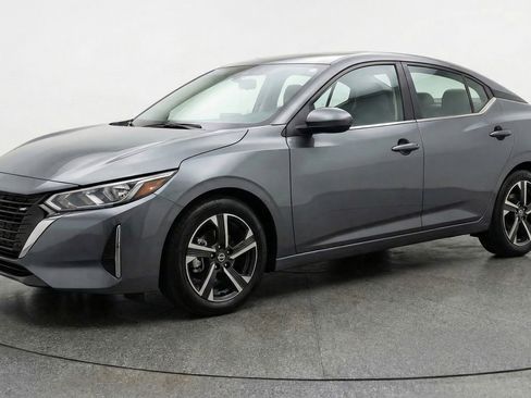Used 2025 Nissan Sentra SV FWD image 3