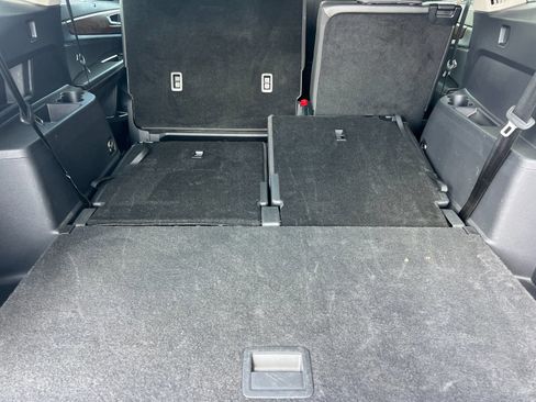 Used 2025 Volkswagen Atlas SE image 15