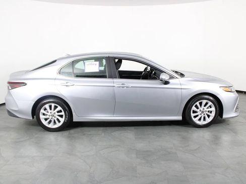 Used 2022 Toyota Camry LE FWD image 14