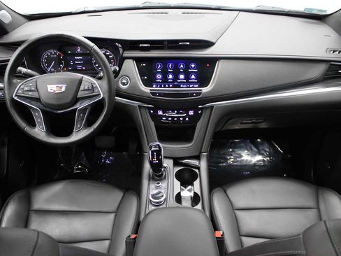 Certified 2022 Cadillac XT5 Premium Luxury w/ LPO, Floor Liner Package image 18