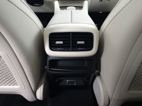 Used 2025 Mercedes-Benz GLE 450e 4MATIC w/ AMG Line Exterior image 29