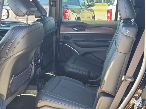 New 2026 Jeep Grand Cherokee L Limited image 12