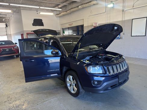 Used 2017 Jeep Compass Sport w/ Power Value Group AWD/4WD image 9