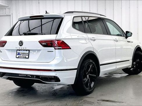 Used 2023 Volkswagen Tiguan SE R-Line AWD/4WD image 12