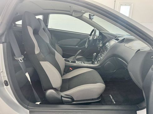 Used 2003 Toyota Celica GT w/ Upgrade Value Pkg FWD image 17