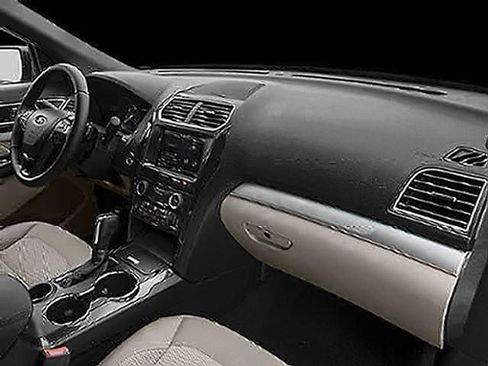 Used 2016 Ford Explorer XLT w/ Equipment Group 202A AWD/4WD image 52