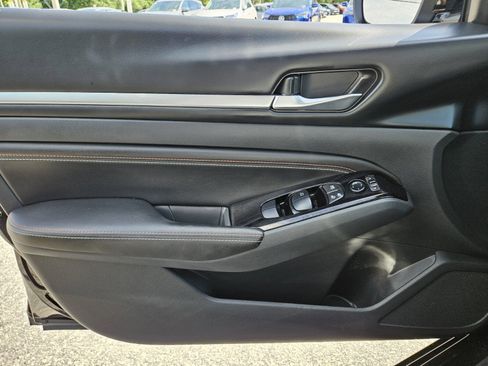 Used 2023 Nissan Altima 2.5 SR w/ SR Premium Package FWD image 30