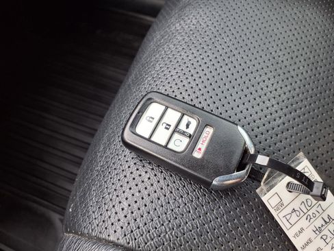 Used 2017 Honda Pilot Elite image 14