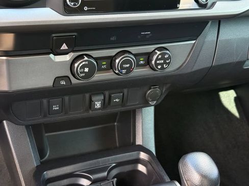 Used 2020 Toyota Tacoma SR5 RWD image 20