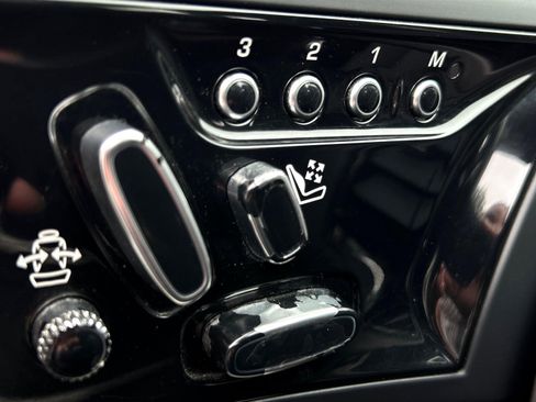 Used 2016 Jaguar F-TYPE Convertible image 37