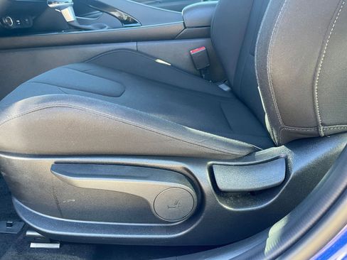 Used 2025 Hyundai Elantra SEL image 23