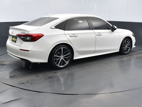 Used 2024 Honda Civic Touring image 4