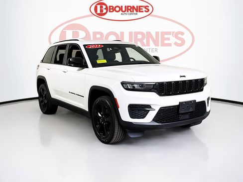 Used 2023 Jeep Grand Cherokee Altitude AWD/4WD image 1