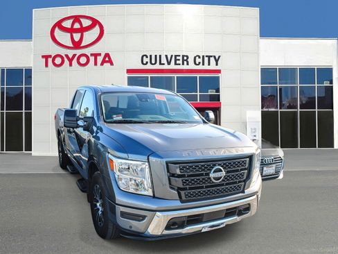 Used 2023 Nissan Titan SV w/ SV Convenience Package image 1