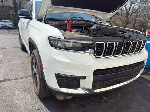 Used 2023 Jeep Grand Cherokee L Limited w/ Trailer Tow Group (B) image 2