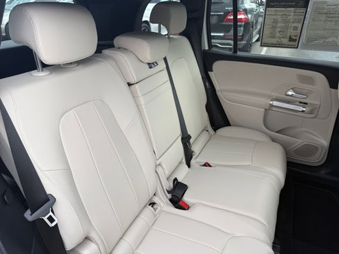 Certified 2026 Mercedes-Benz GLB 250 4MATIC image 17