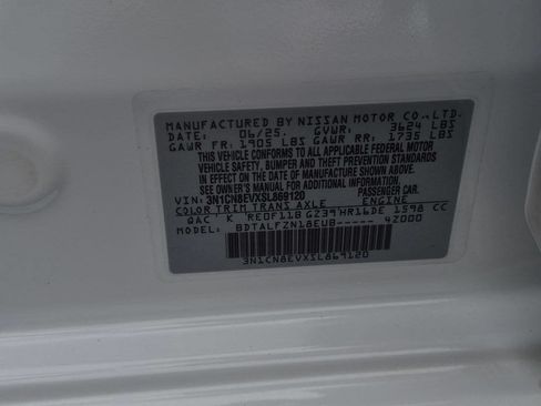 Used 2025 Nissan Versa SV w/ Trunk Package FWD image 32