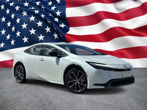 Used 2024 Toyota Prius XLE FWD image 9