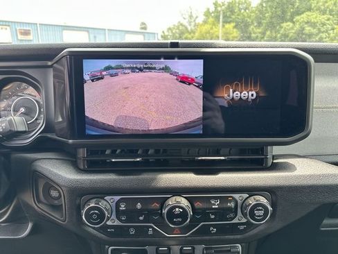 Used 2025 Jeep Wrangler Sport AWD/4WD image 24