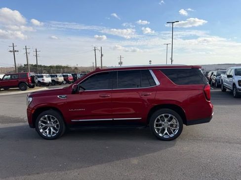 Used 2022 GMC Yukon SLT w/ SLT Premium Package image 5