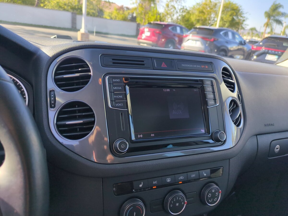 Used 2017 Volkswagen Tiguan Wolfsburg Edition FWD image 21