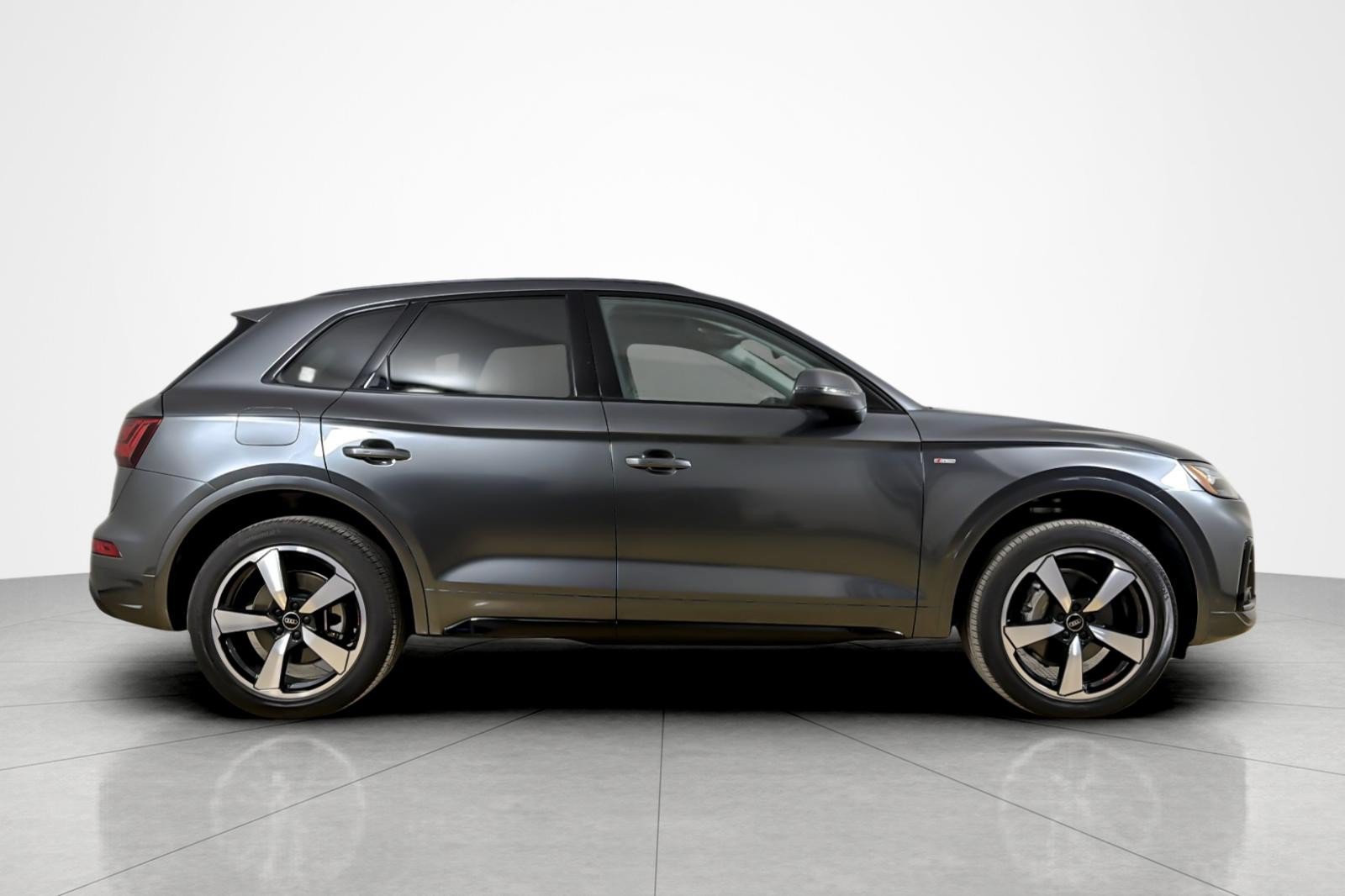 Used 2023 Audi Q5 2.0T Premium Plus w/ Premium Plus Package AWD/4WD image 6