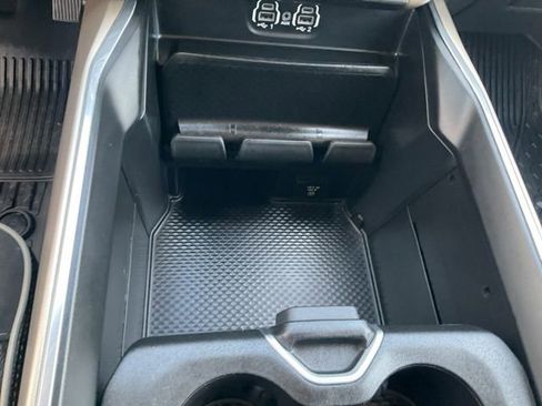 Used 2022 RAM 1500 Laramie AWD/4WD image 25