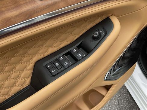 Used 2025 Jeep Grand Cherokee L Summit image 20