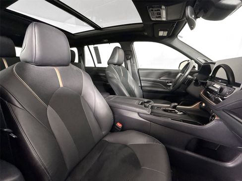 Used 2024 Toyota Grand Highlander AWD Hybrid image 45