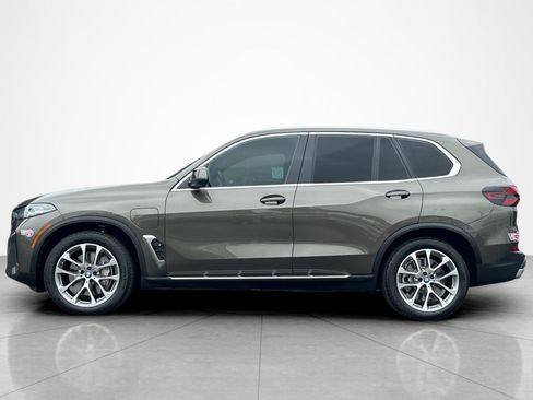 Used 2024 BMW X5 xDrive50e w/ Parking Assistance Package AWD/4WD image 2