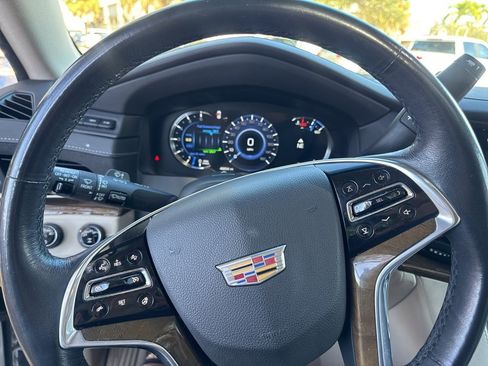 Used 2019 Cadillac Escalade ESV Premium Luxury image 15